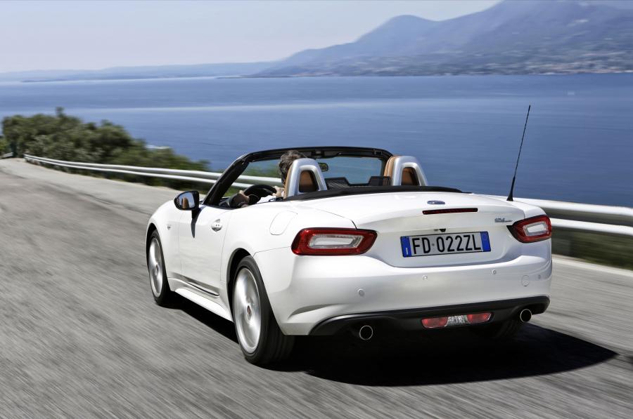  Fiat 124 Spider 2016 года  (фото 40 из 75)